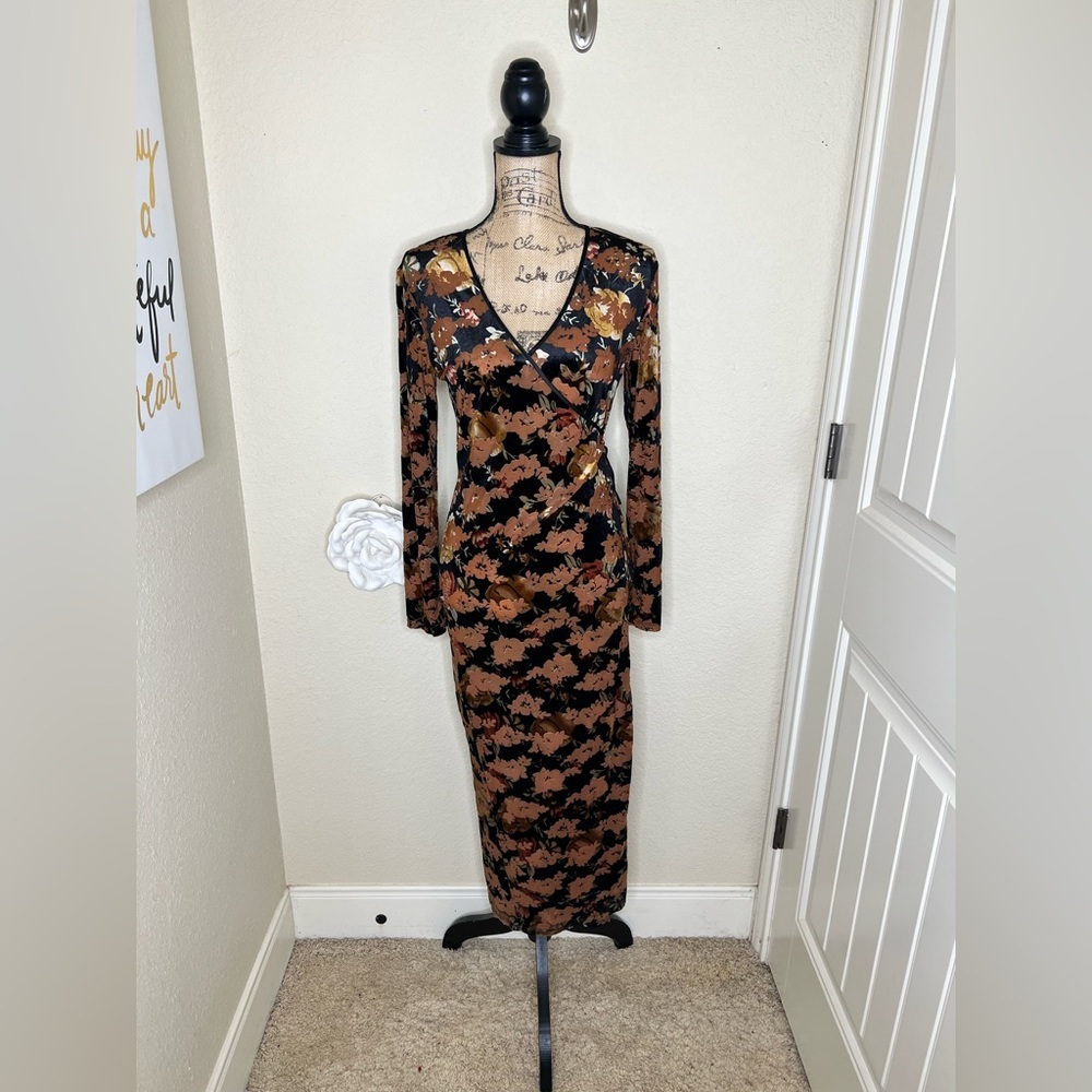 NTM: ASTR The Label Burnout Velvet Floral Wrap Dress Romantic Fall Roses Small